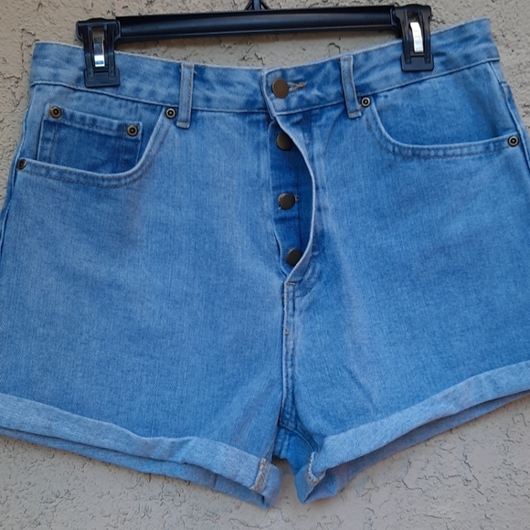 ♥️3 for $15♥️ Forever 21 Jean Shorts - Picture 3 of 8